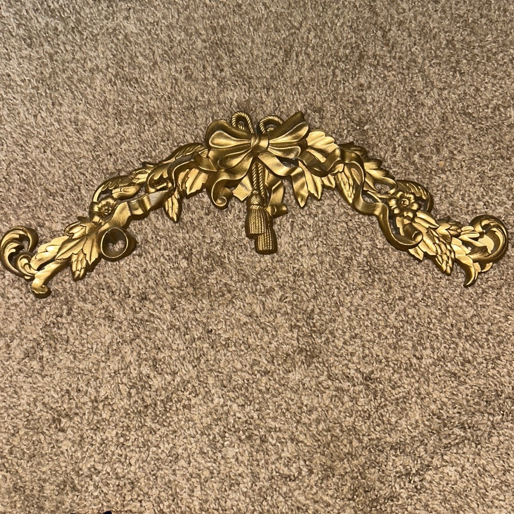 Hollywood MCM Gold Burwood Swag 15” long. Smoke free home.